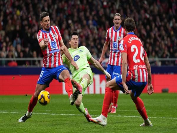 Barca có bộ 3 thăng hoa