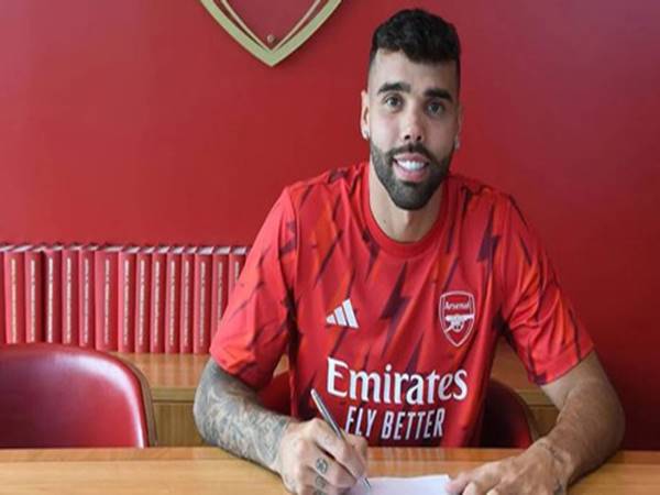 Thủ thành David Raya đã từng khoác áo những đội bóng nào?