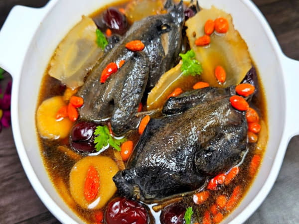 Tìm hiểu về gà Tiềm và lý do được ưa chuộng