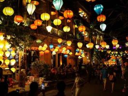 Dạo phố cổ lung linh ánh đèn lồng tại Hội An