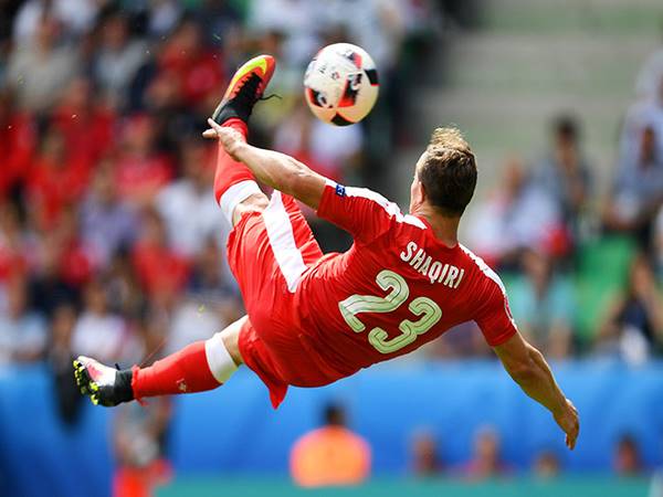 Những lưu ý cần nhớ khi thực hiện cú sút volley