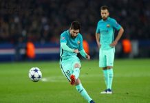 Tìm hiểu kỹ thuật đá bóng bằng má trong bàn chân chuẩn Kỹ thuật đá bóng bằng má trong bàn chân là gì?