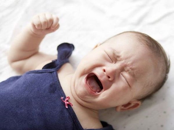 Giải mã chi tiết các giấc mơ thấy em bé khóc