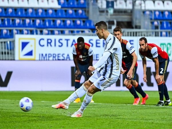 Ronaldo hat trick ở đội tuyển quốc gia