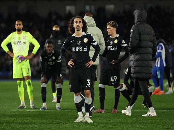 Chuỗi trận thảm họa và kỷ lục buồn của Chelsea