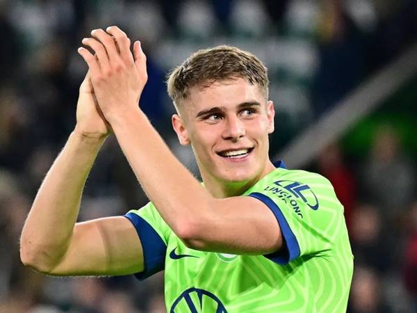 Tin MU: Manchester United theo đuổi Micky van de Ven